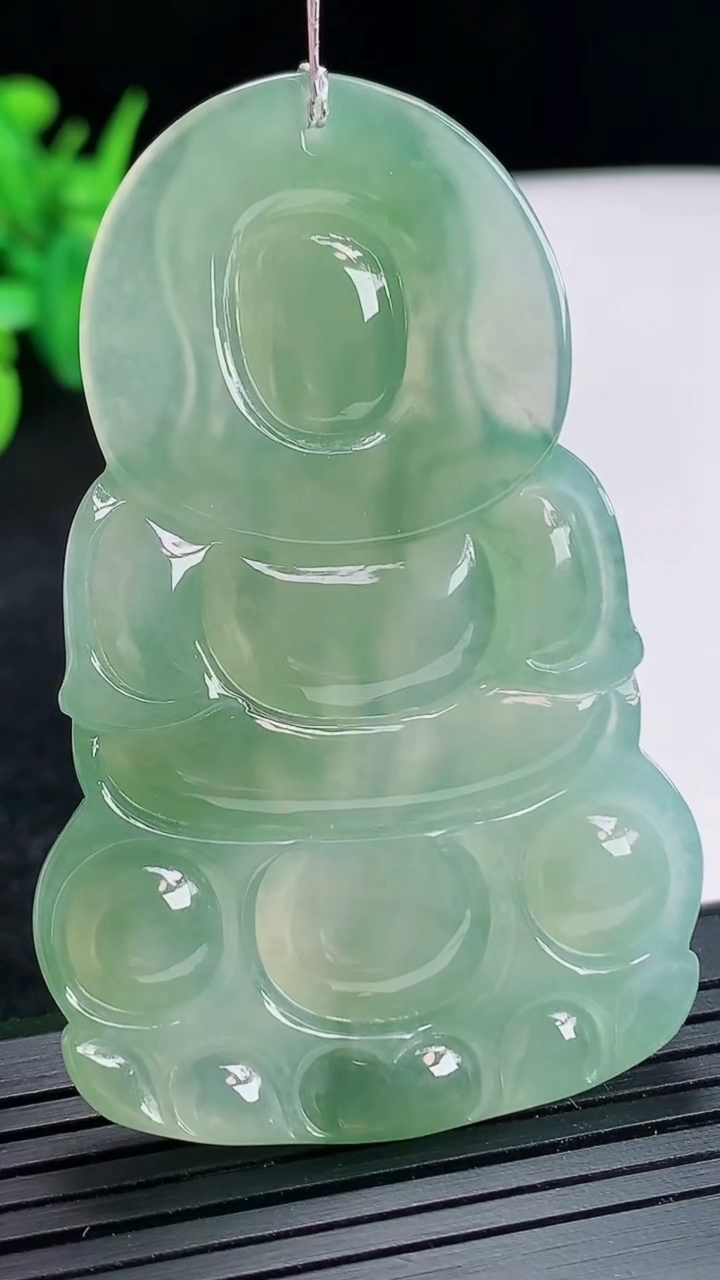 天然A货翡翠正装观音吊坠，尺寸60.5-39-6重量:27.89g
4月21日