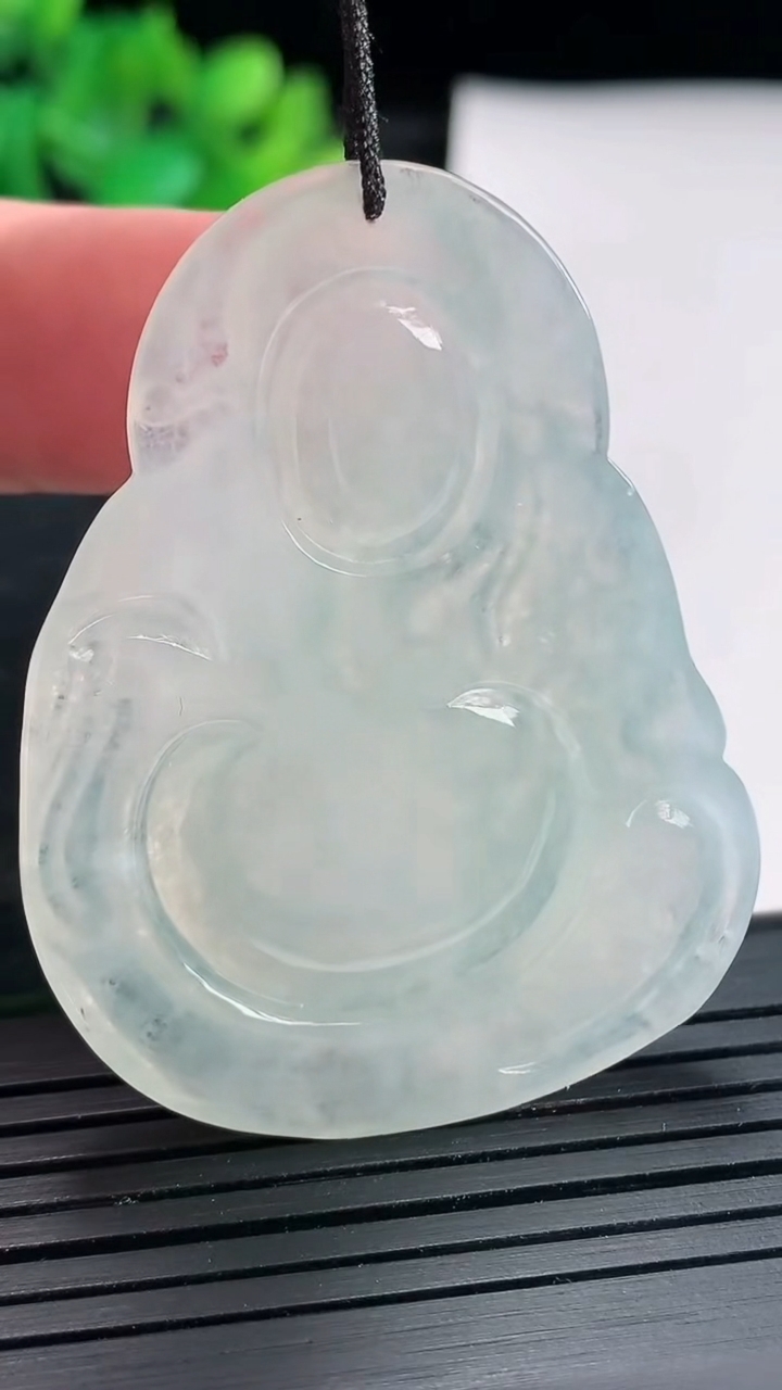 天然A货翡翠财神爷吊坠，尺寸49-38-5.5重量:18.75g
4月21日