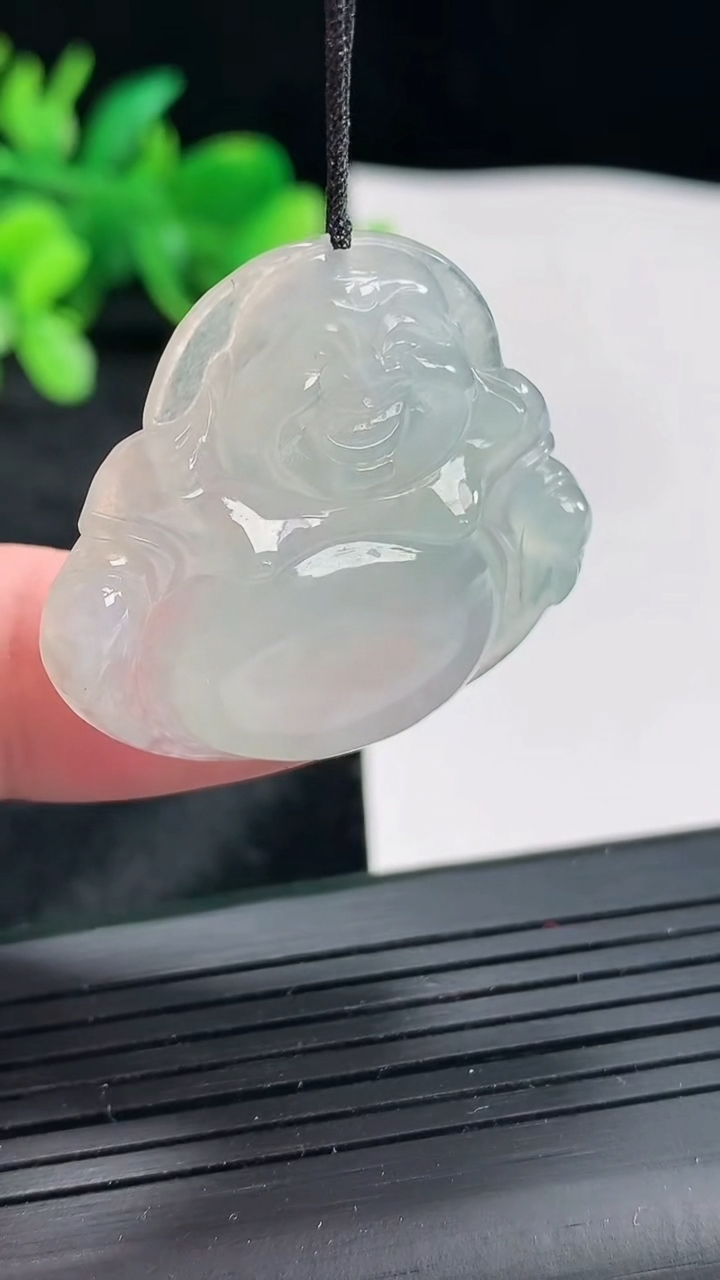 天然A货翡翠佛公吊坠，尺寸32-34-5.5重量:9.28g
4月21日