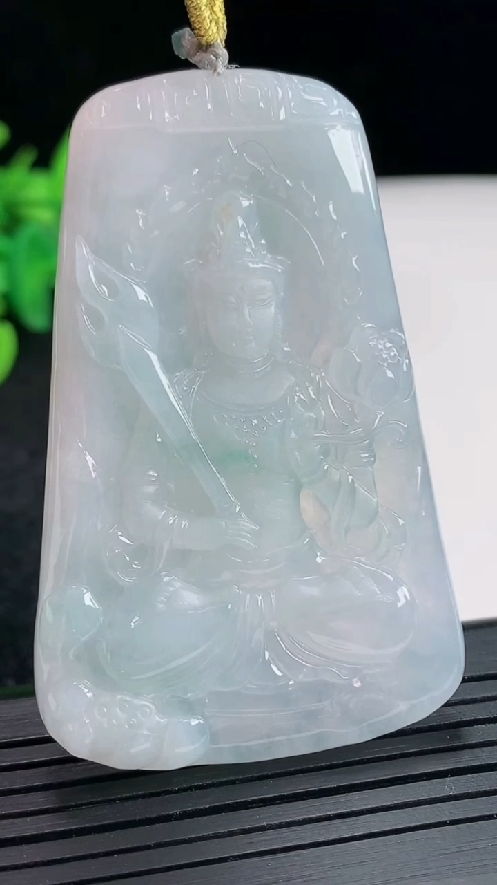 天然A货翡翠飘花虚空藏菩萨吊坠，尺寸61.5-39-5.8重量:29.76g
4月21日