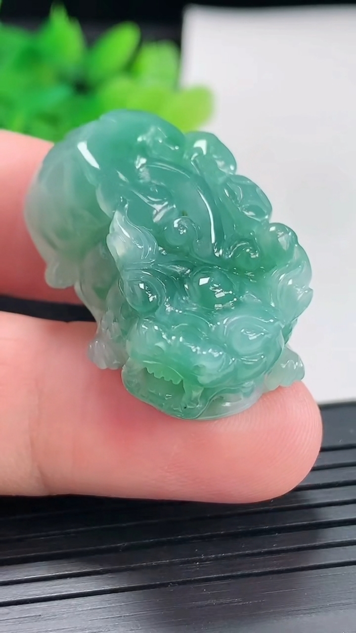 天然A货翡翠貔貅吊坠，尺寸34.5-20-12.5重量:19.18g
4月21日
