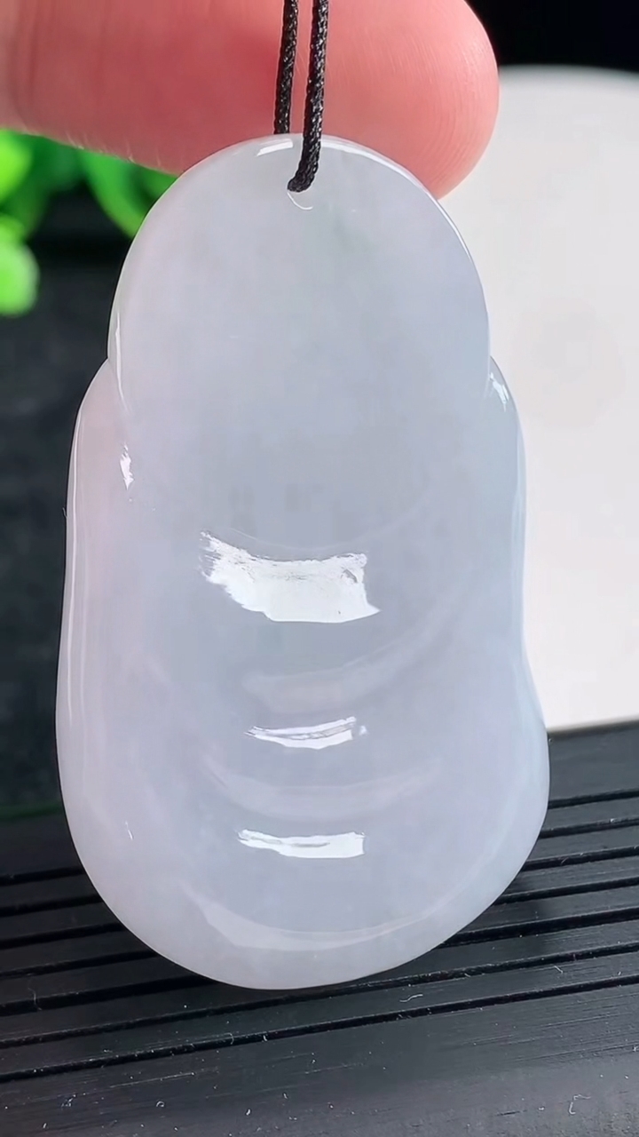 天然A货翡翠紫罗兰布袋佛吊坠，尺寸49-30-14重量:37.70g
4月21日