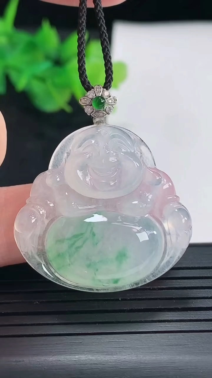 天然A货翡翠佛公吊坠，尺寸30-32.6-5.5重量:900g
4月21日