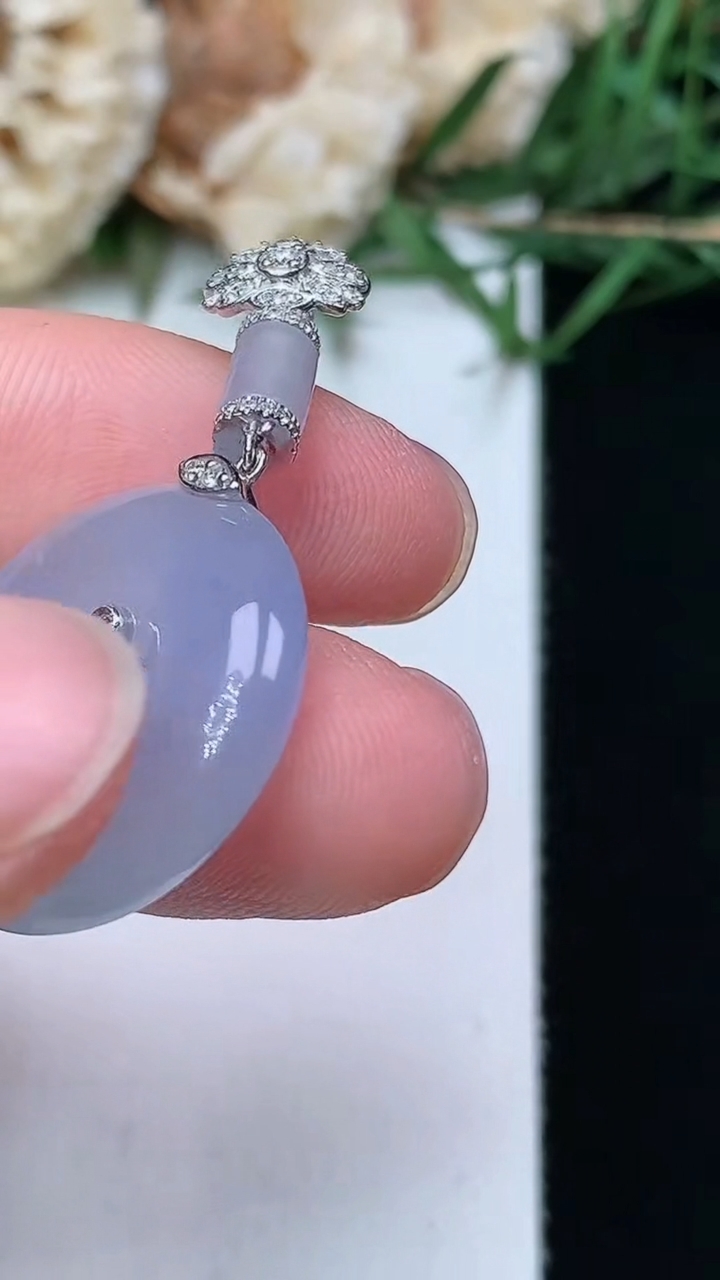 天然A货翡翠紫罗兰 飘花平安环吊坠，尺寸36.2-19.7-5，重量:4.81g
4月21日