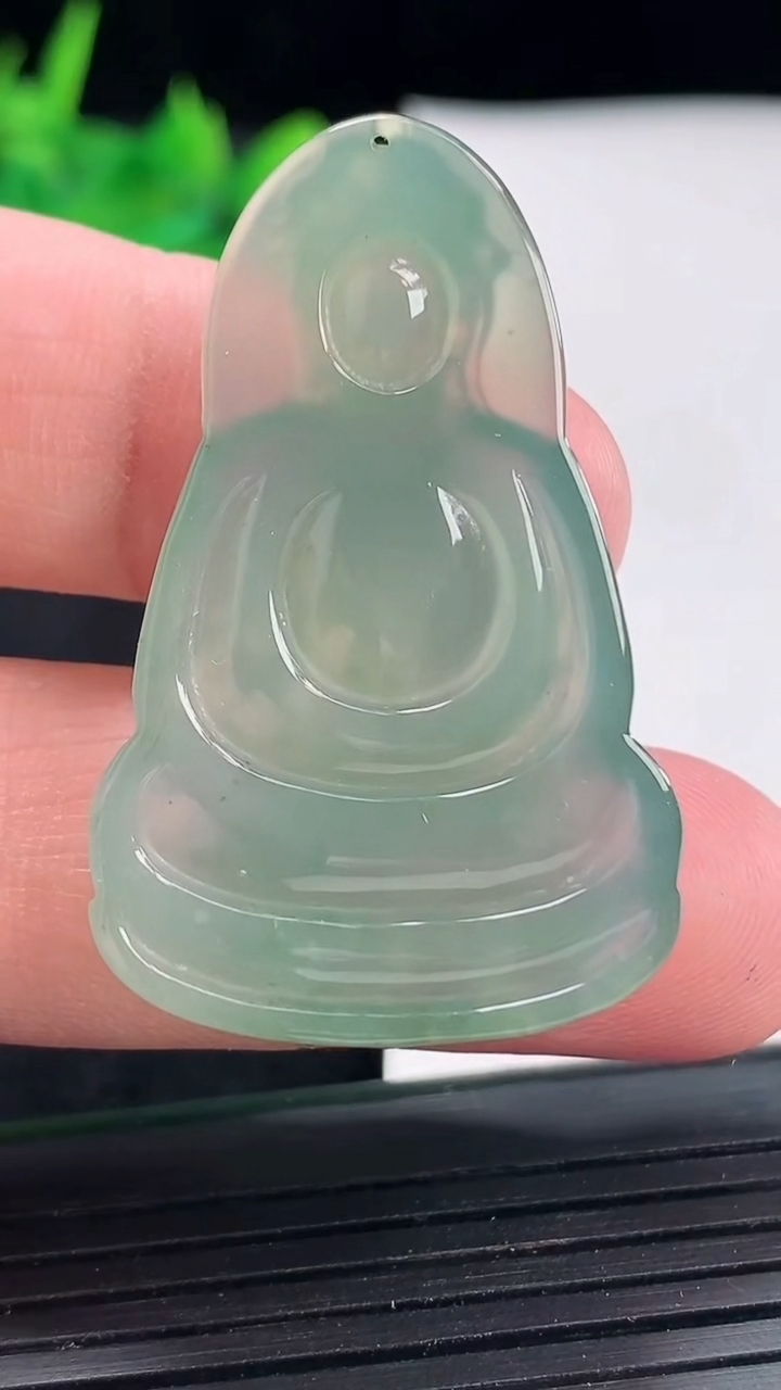 天然A货翡翠素衣观音吊坠，尺寸42-27-5.2重量:10.94g
4月21日