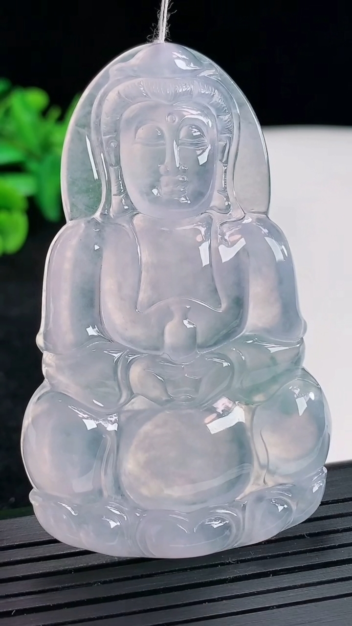 天然A货翡翠种紫罗兰 飘花正装观音吊坠，尺寸68-42-5.5重量:28.81g
4月21日