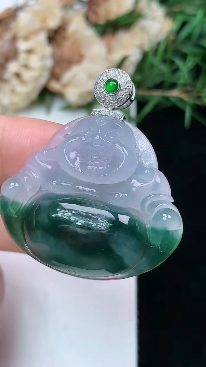 天然A货翡翠佛公吊坠，尺寸28.2-33-6.3，重量:9.60g
4月21日