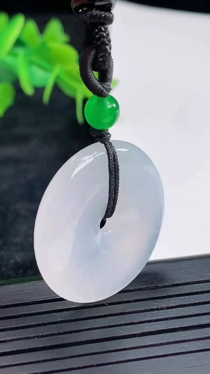 天然A货翡翠冰种紫罗兰平安扣吊坠，尺寸28.8-5.2重:8.90g474
4月21日