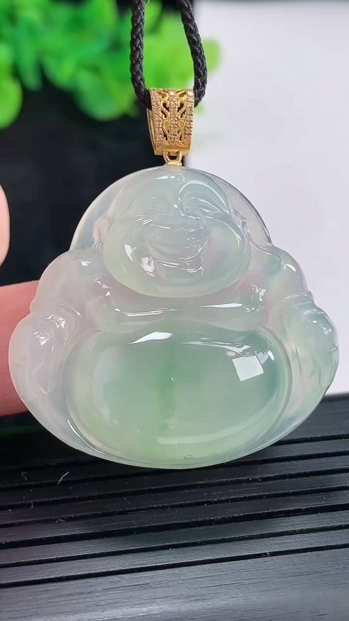 天然A货翡翠佛公吊坠，尺寸33.6-36-6.2重量:11.95g
4月21日