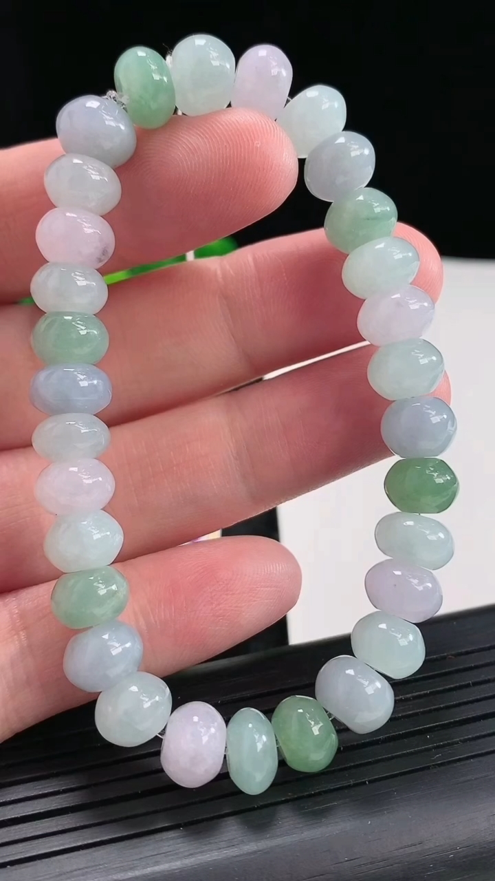 天然A货翡翠紫罗兰飘花算盘珠手串，尺寸9-6.2-30颗重量:29.47g4月22日
工厂直销收藏佳