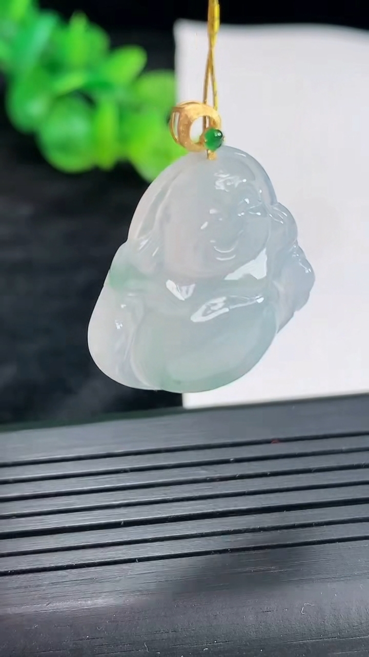 天然A货翡翠18k金飘花佛公吊坠，尺寸25-25-5.9重量:5.58g
4月22日