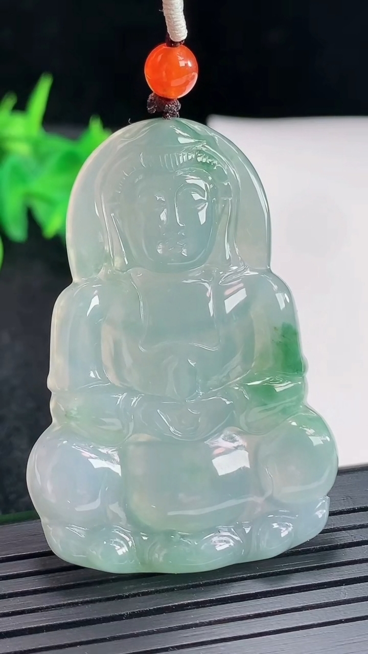 天然A货翡翠飘花正装观音吊坠，尺寸53-36.5-4重量:15.48g
4月22日