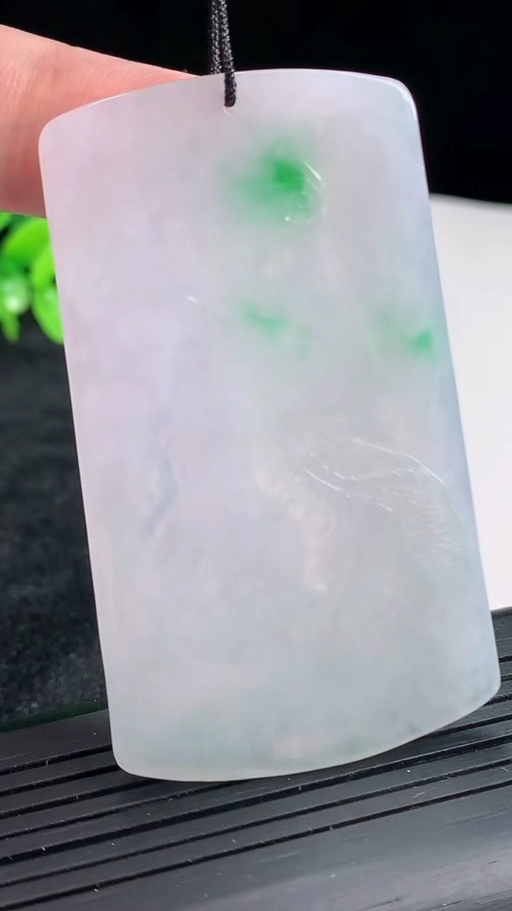 天然A货翡翠御龙观音吊坠，尺寸64.5-37.5-4重量:24.50g
4月22日