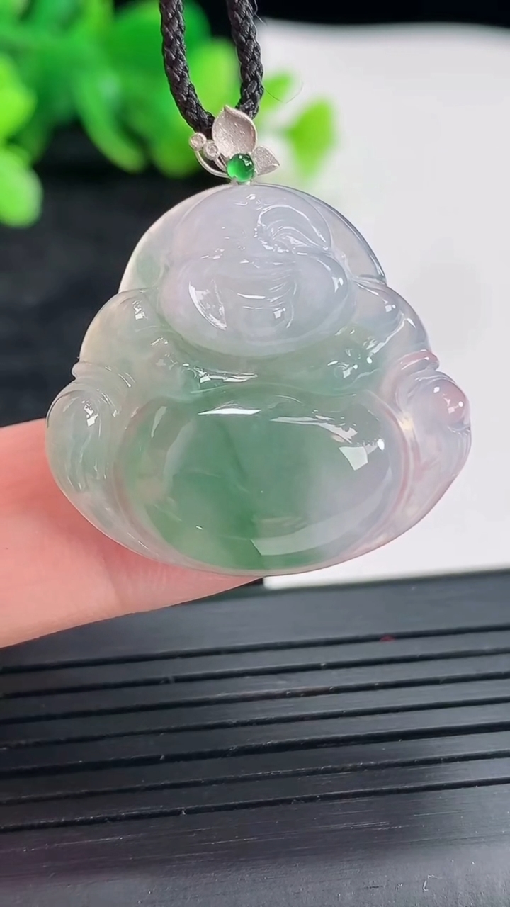 天然A货翡翠18k金飘花佛公吊坠，尺寸25.5-28.6-5.8重量:6.86g
4月22日