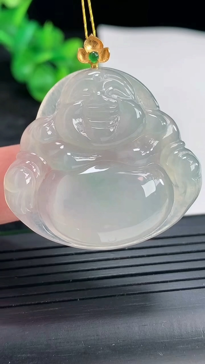 天然A货翡翠佛公吊坠，尺寸33.5-37-5.8重量:11.43g
4月22日