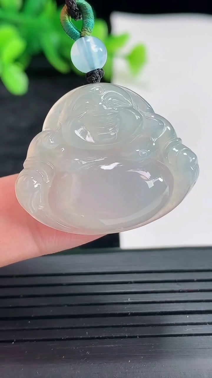 天然A货翡翠佛公吊坠，尺寸24-30-5.5重量:6.60g
4月22日