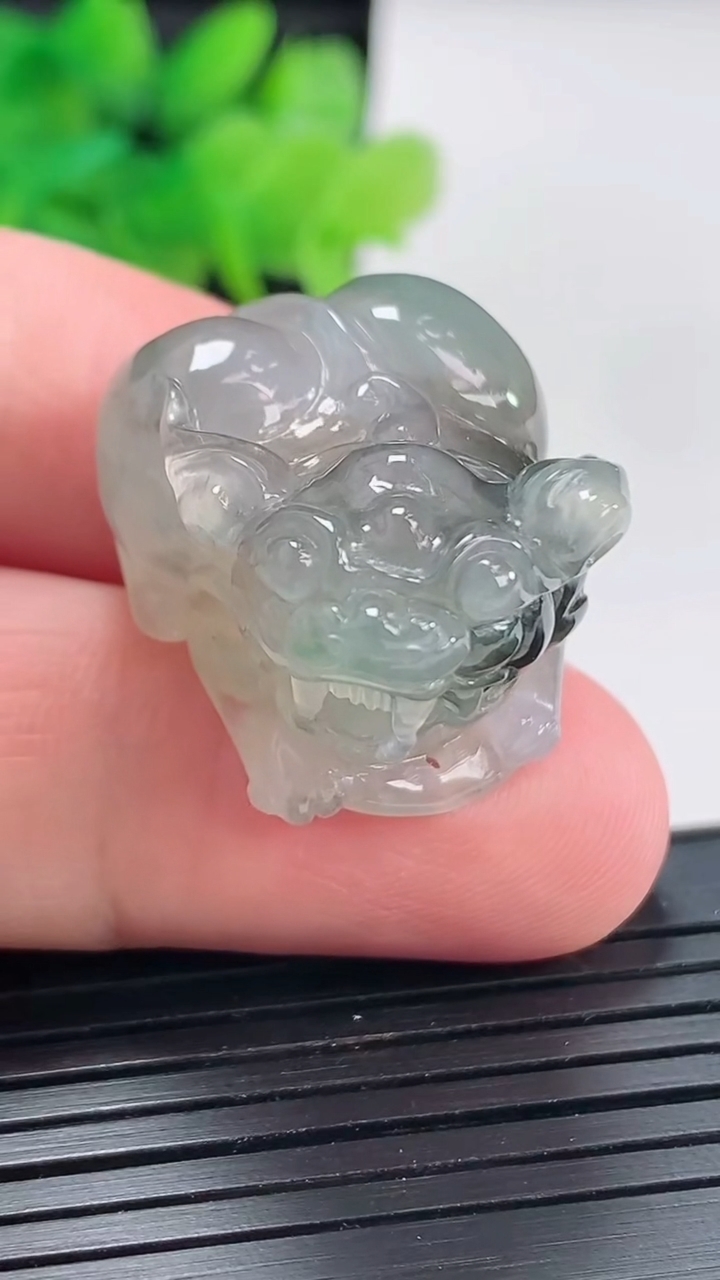 天然A货翡翠飘花貔貅吊坠，尺寸24-20-19.5重量:16.43g
4月22日