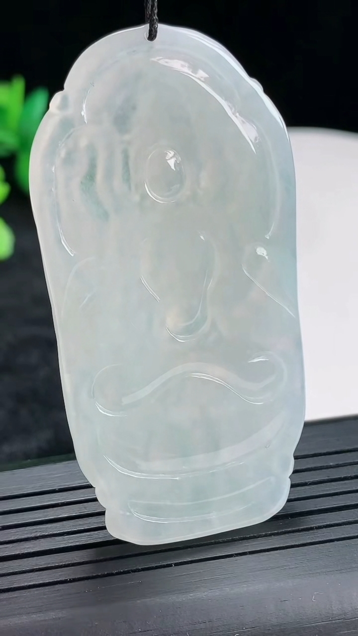 天然A货翡翠千手观音菩萨吊坠，尺寸65-34-5重量:25.91g
4月22日