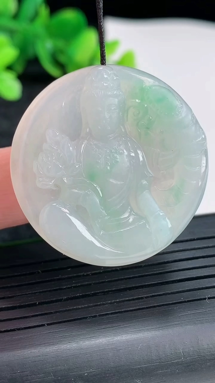 天然A货翡翠文殊菩萨吊坠，尺寸36-5重量:12.06g
4月22日