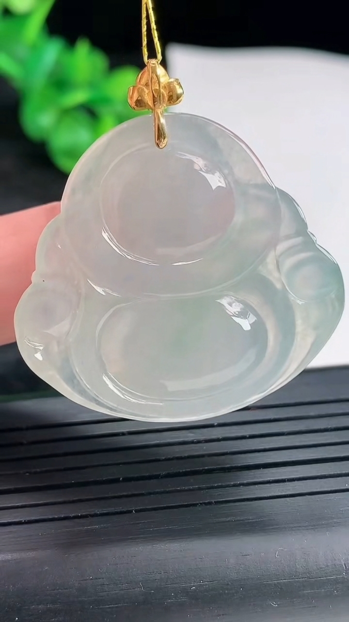 天然A货翡翠佛公吊坠，尺寸33.5-37-5.8重量:11.43g
4月22日