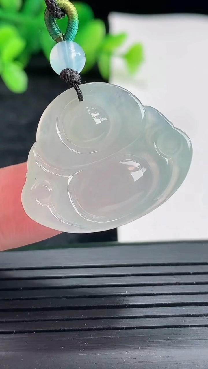 天然A货翡翠佛公吊坠，尺寸24-30-5.5重量:6.60g
4月22日