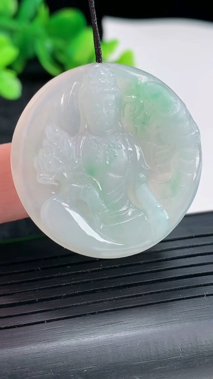 天然A货翡翠文殊菩萨吊坠，尺寸36-5重量:12.06g
4月22日