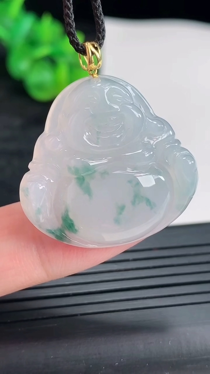天然A货翡翠18k金飘花佛公吊坠，尺寸28-30-5.5重量:7.94g
4月22日