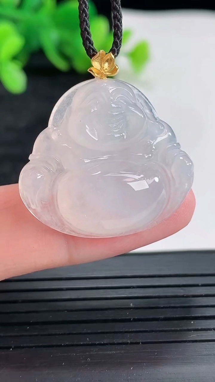 天然A货翡翠种白冰佛公吊坠，尺寸24-28.5-5.8重量:6.27g
4月22日