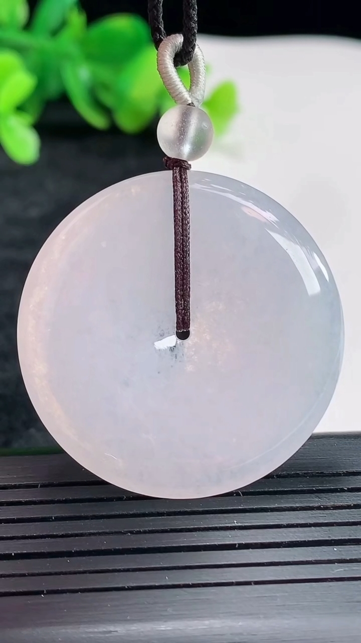 天然A货翡翠紫罗兰平安扣吊坠，尺寸37.5-5.2重量:16.83g
4月22日