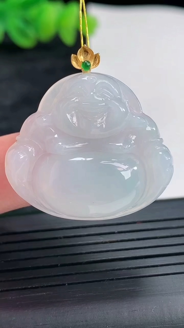 天然A货翡翠佛公吊坠，尺寸26.5-30.6-5.6重量:7.28g
4月22日