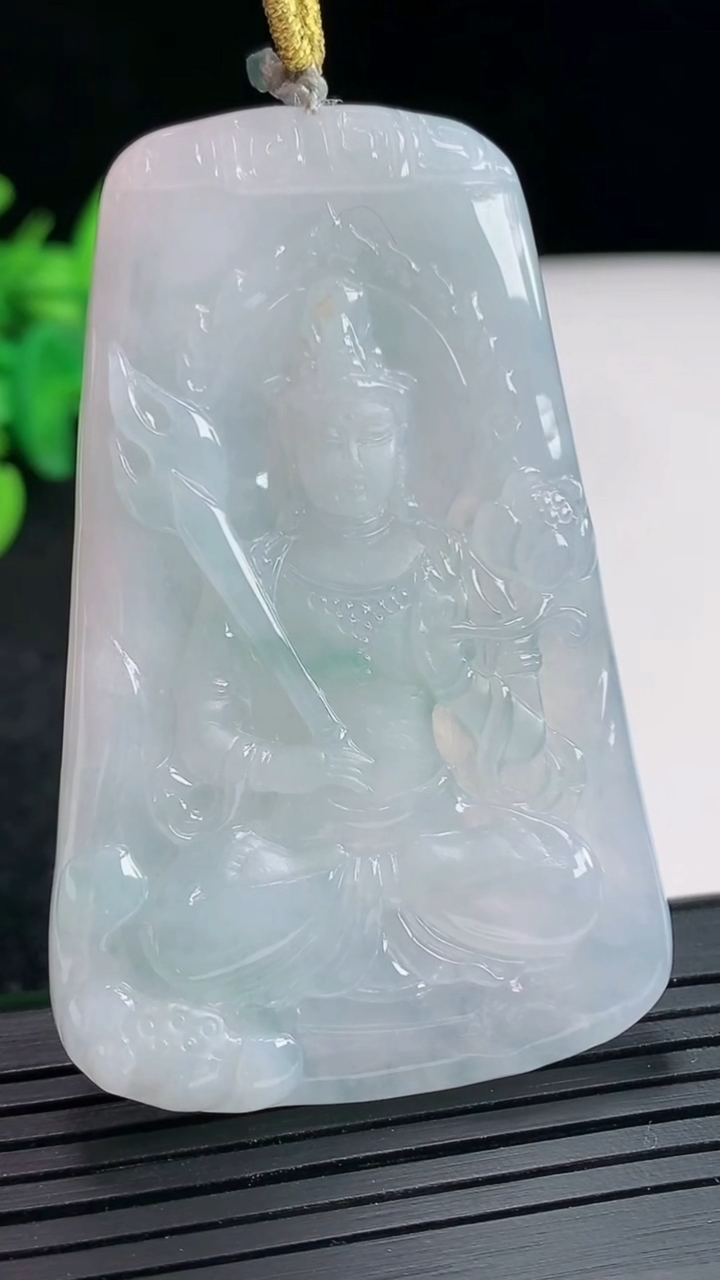 天然A货翡翠飘花虚空藏菩萨吊坠，尺寸61.5-39-5.8重量:29.76g
4月22日