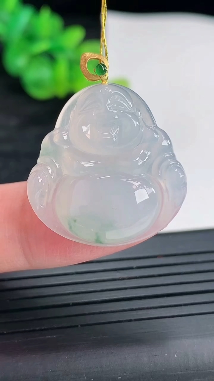 天然A货翡翠18k金飘花佛公吊坠，尺寸25-25-5.9重量:5.58g
4月22日