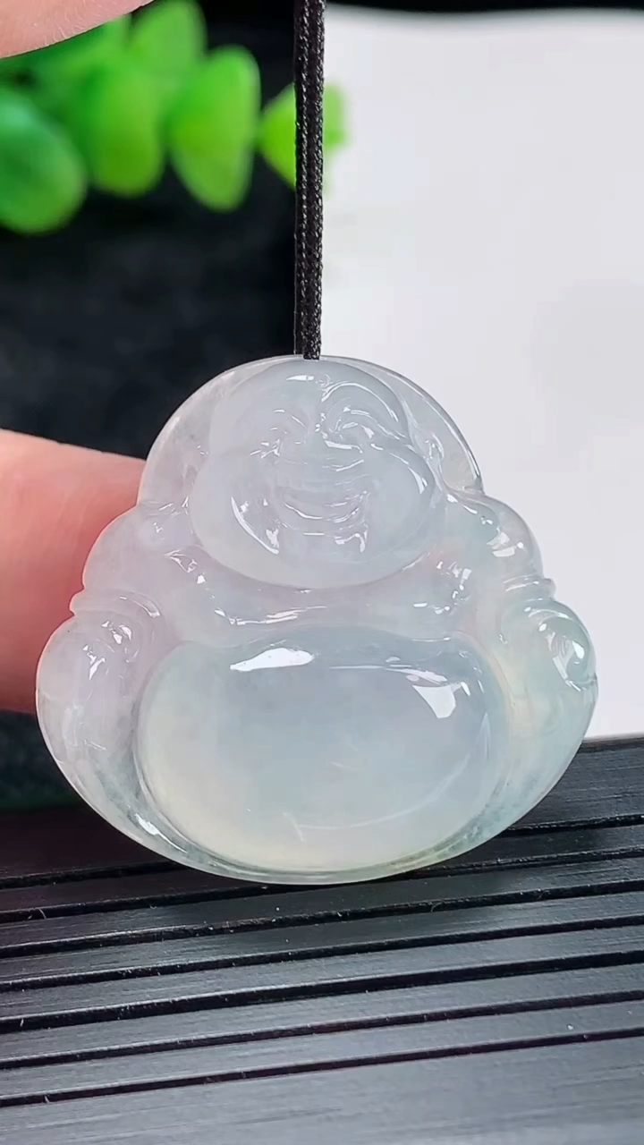 天然A货翡翠佛公吊坠，尺寸29.5-31.5-6.5重量:9.55g
4月22日