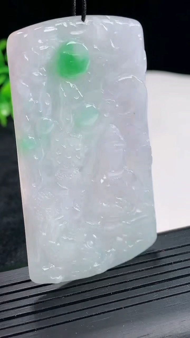 天然A货翡翠御龙观音吊坠，尺寸64.5-37.5-4重量:24.50g
4月22日