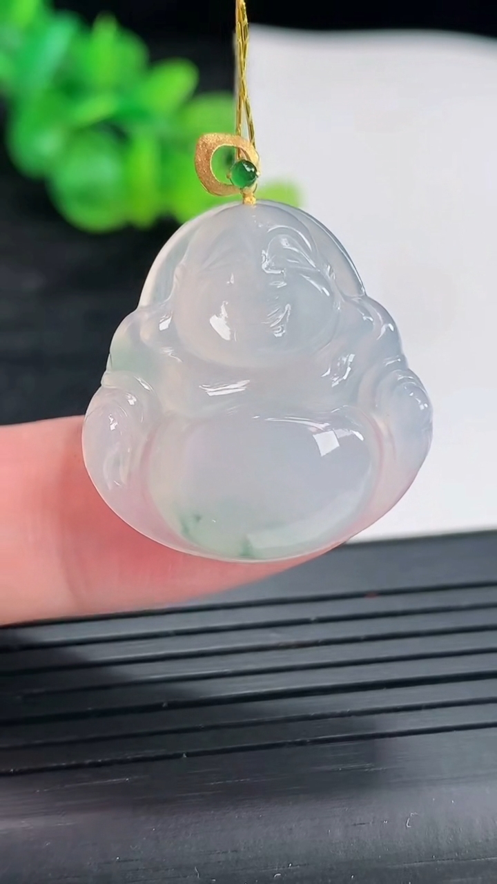 天然A货翡翠18k金飘花佛公吊坠，尺寸25-25-5.9重量:5.58g
4月22日