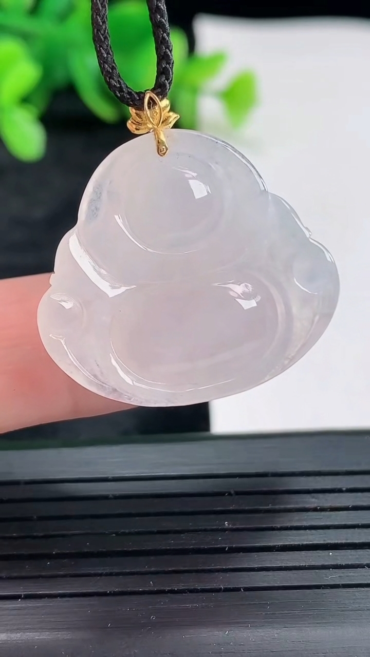 天然A货翡翠种白冰佛公吊坠，尺寸24-28.5-5.8重量:6.27g
4月22日