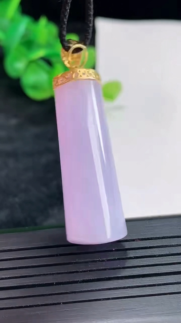 天然A货翡翠18k金紫罗兰平安柱吊坠，尺寸37.5-14-12重量:12.97g
4月22日