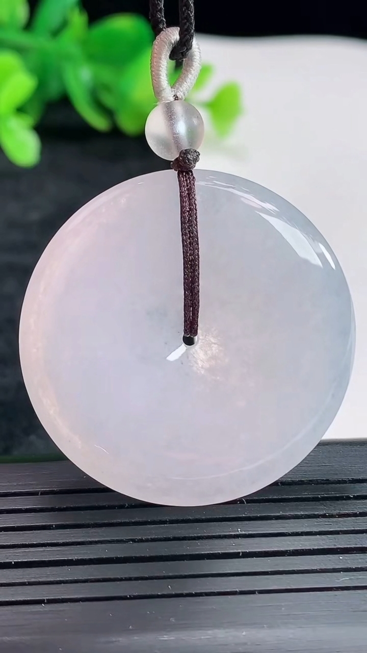 天然A货翡翠紫罗兰平安扣吊坠，尺寸37.5-5.2重量:16.83g
4月22日