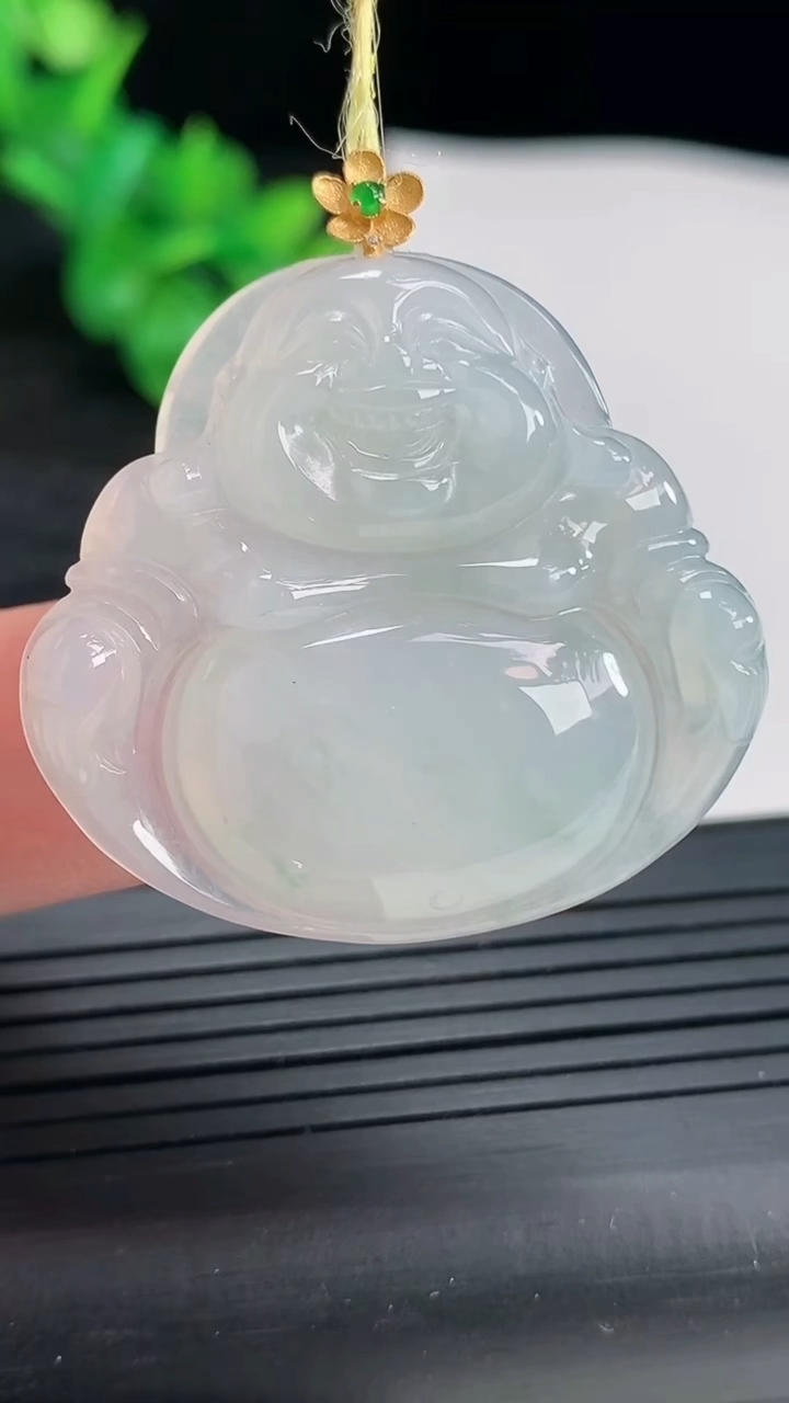 天然A货翡翠18k金飘花佛公吊坠，尺寸32.5-36-5.2重量:9.59g
4月22日