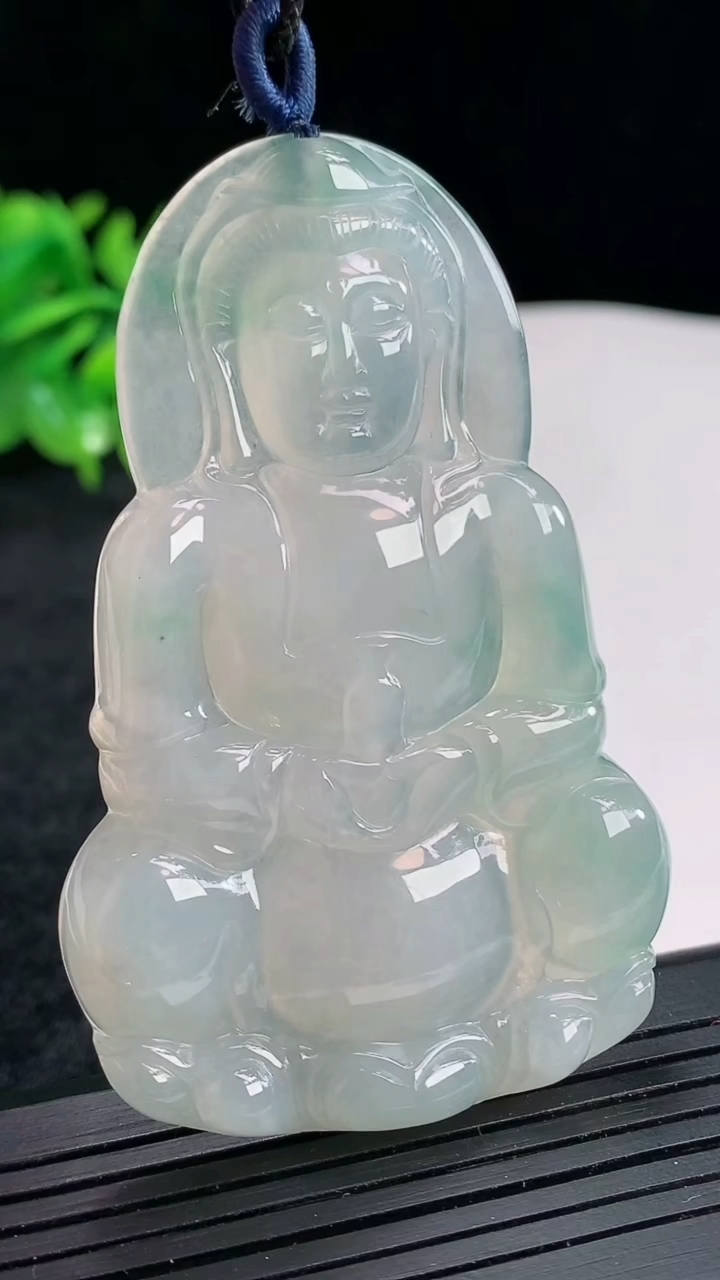 天然A货翡翠正装观音吊坠，尺寸69.5-44-5重量:29.07g
4月22日