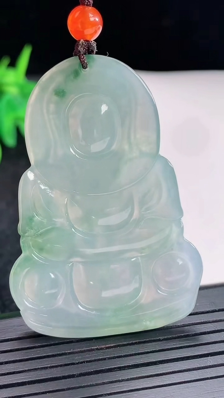 天然A货翡翠飘花正装观音吊坠，尺寸53-36.5-4重量:15.48g
4月22日
