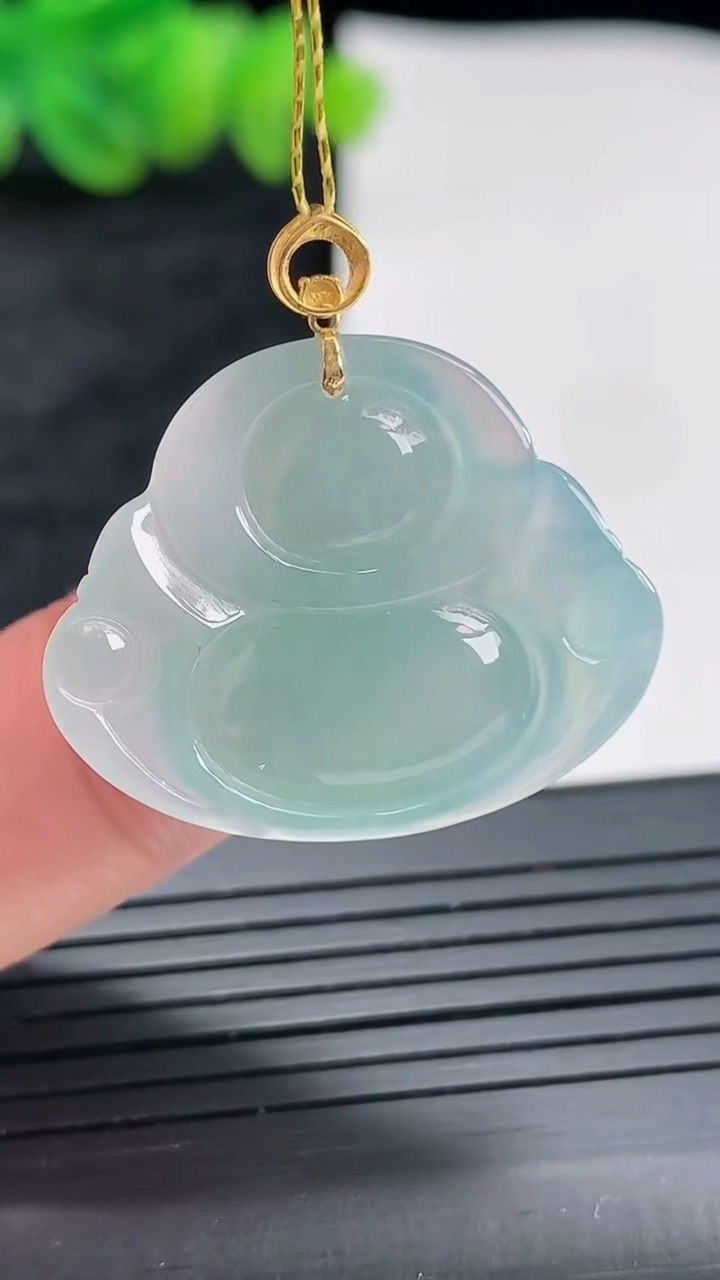 天然A货翡翠佛公吊坠，尺寸21-27-7重量:6.07g
4月22日