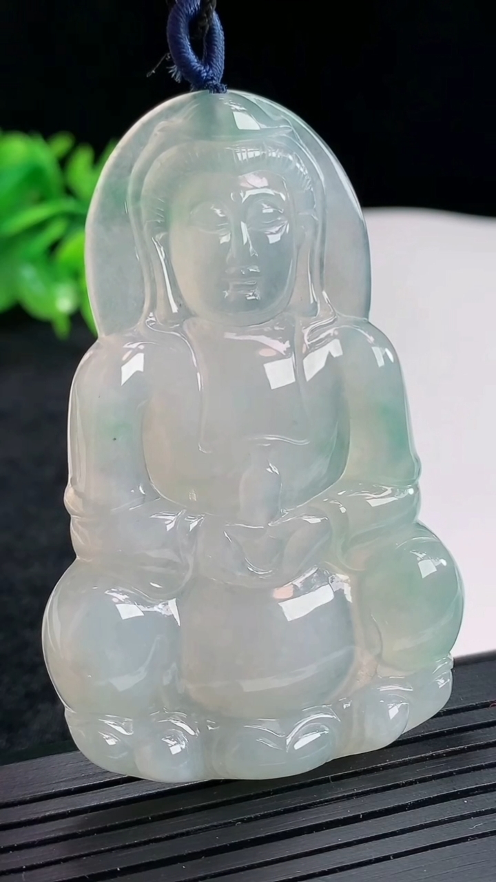 天然A货翡翠正装观音吊坠，尺寸69.5-44-5重量:29.07g
4月22日