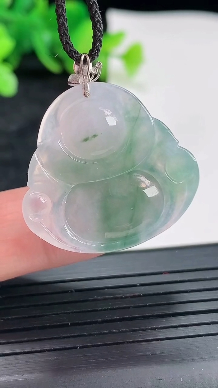 天然A货翡翠18k金飘花佛公吊坠，尺寸25.5-28.6-5.8重量:6.86g
4月22日