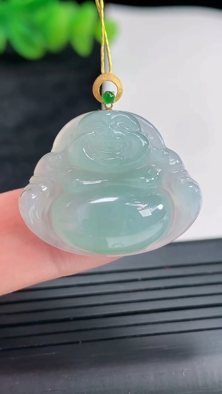 天然A货翡翠佛公吊坠，尺寸21-27-7重量:6.07g
4月22日