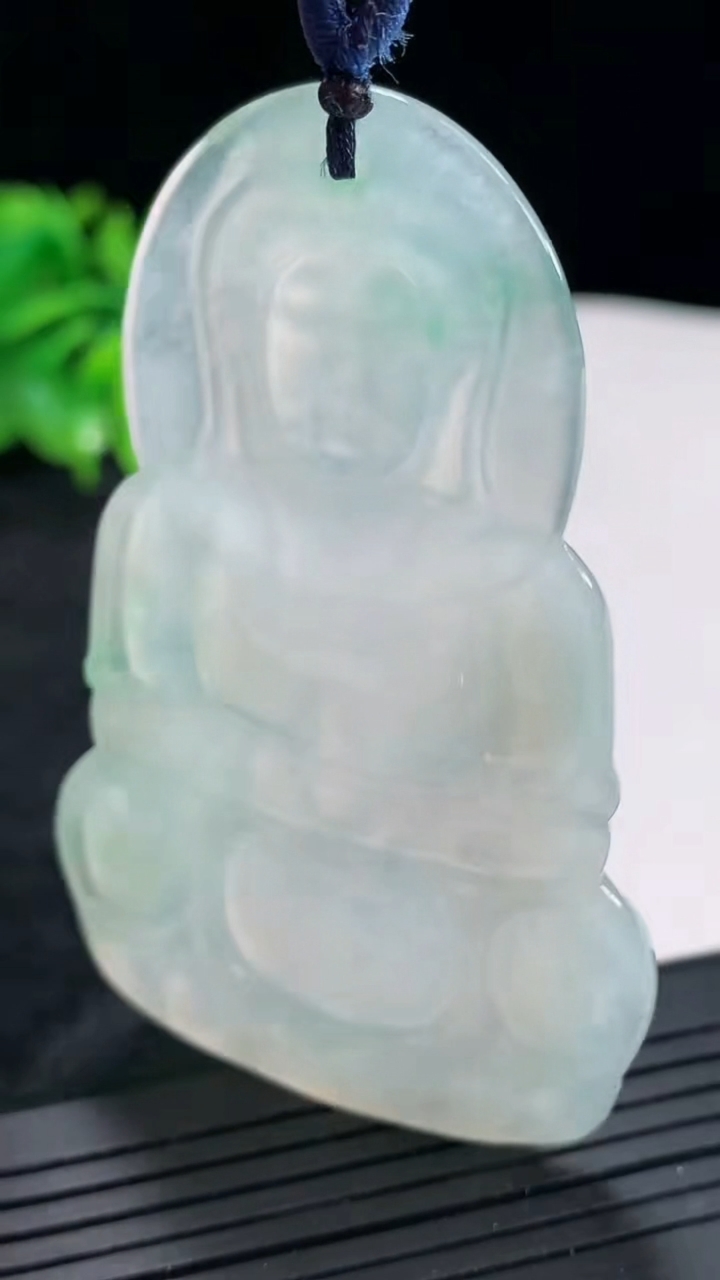 天然A货翡翠正装观音吊坠，尺寸69.5-44-5重量:29.07g
4月22日