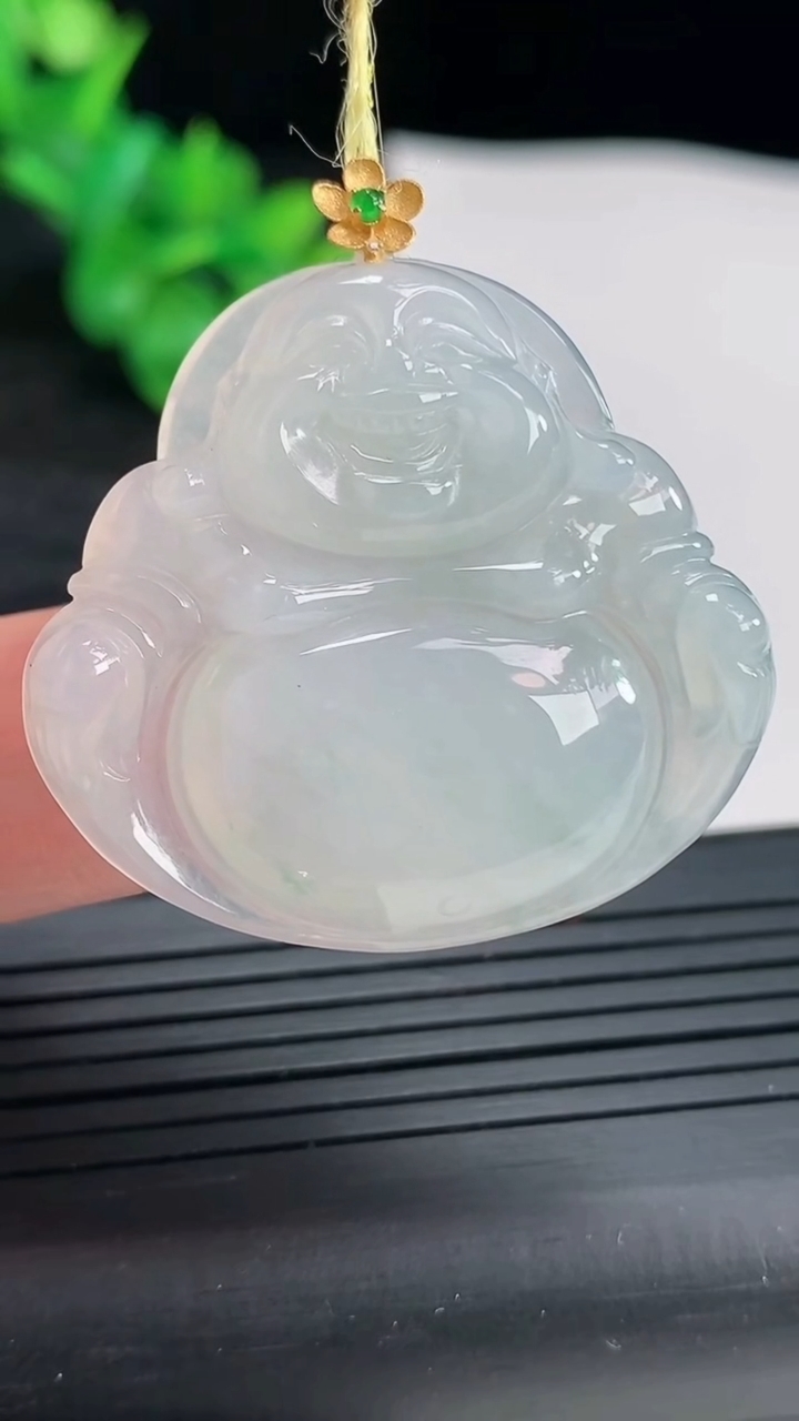 天然A货翡翠18k金飘花佛公吊坠，尺寸32.5-36-5.2重量:9.59g
4月22日