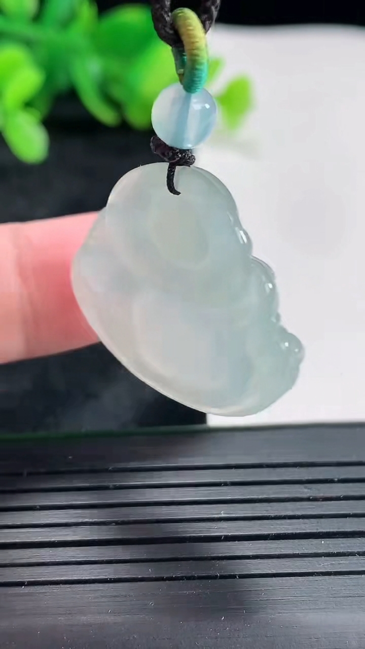 天然A货翡翠佛公吊坠，尺寸24-30-5.5重量:6.60g
4月22日