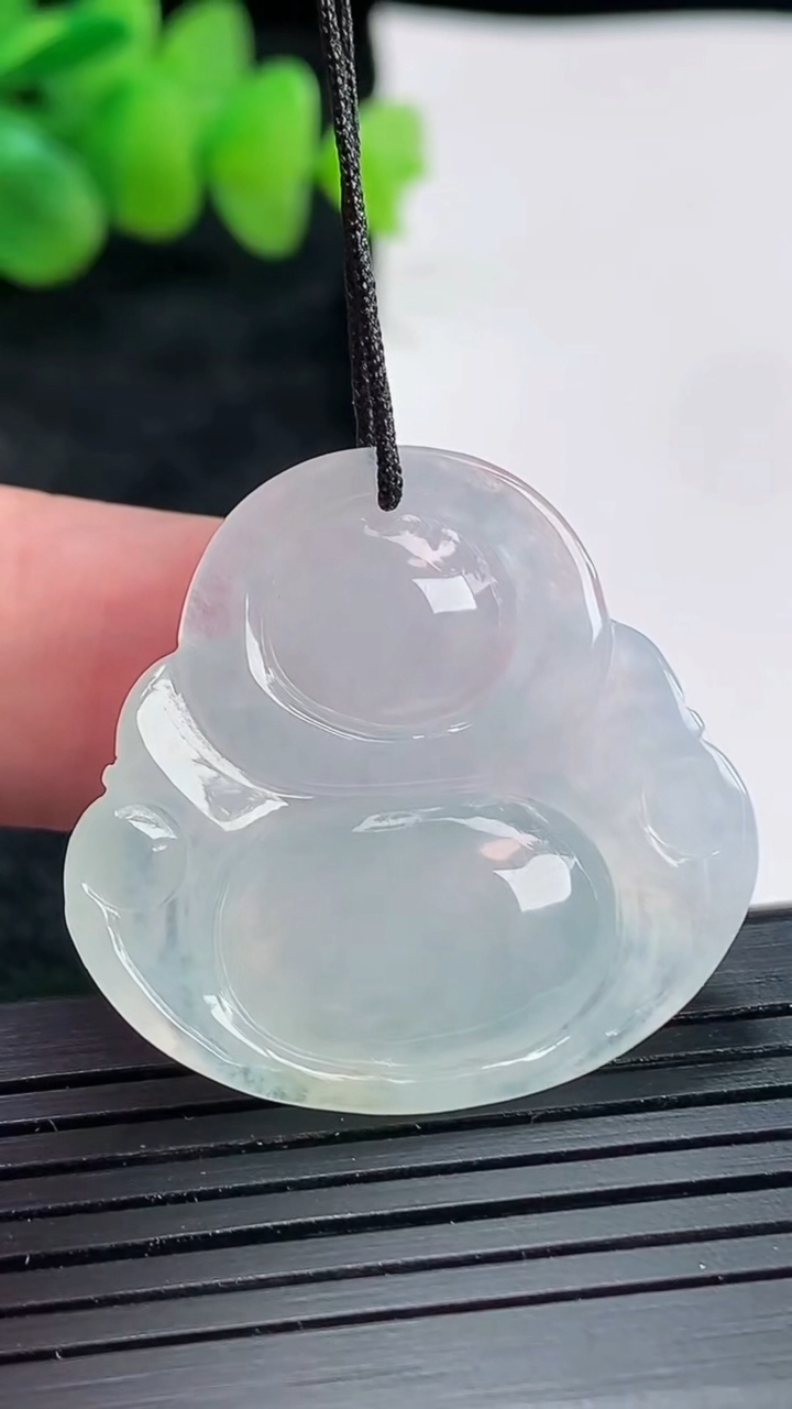 天然A货翡翠佛公吊坠，尺寸29.5-31.5-6.5重量:9.55g
4月22日