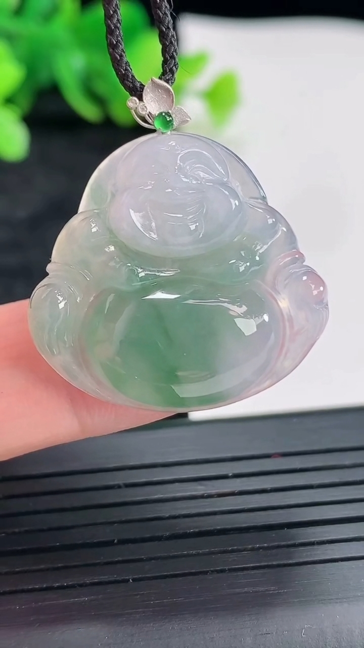 天然A货翡翠18k金飘花佛公吊坠，尺寸25.5-28.6-5.8重量:6.86g
4月22日